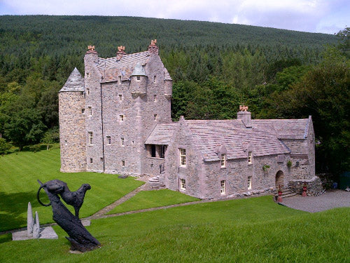 DUNDERAVE CASTLE, SCOTLAND